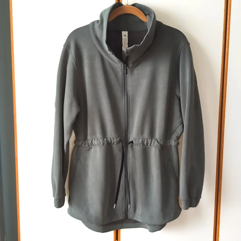 NWOT Lululemon Softstreme Cinch-Waist Jacket Smoked Spruce SKSR 6 8